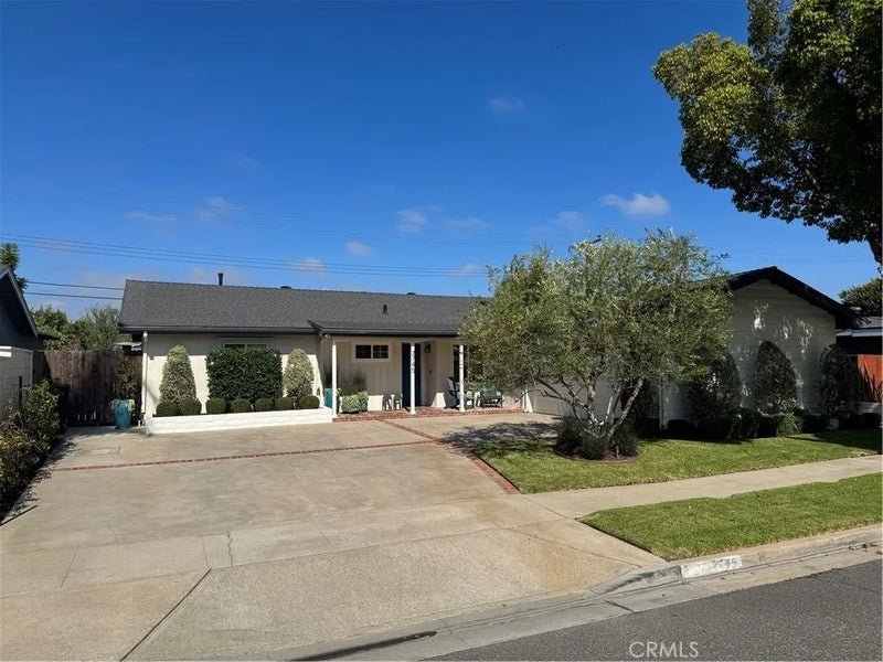 2745 Drake