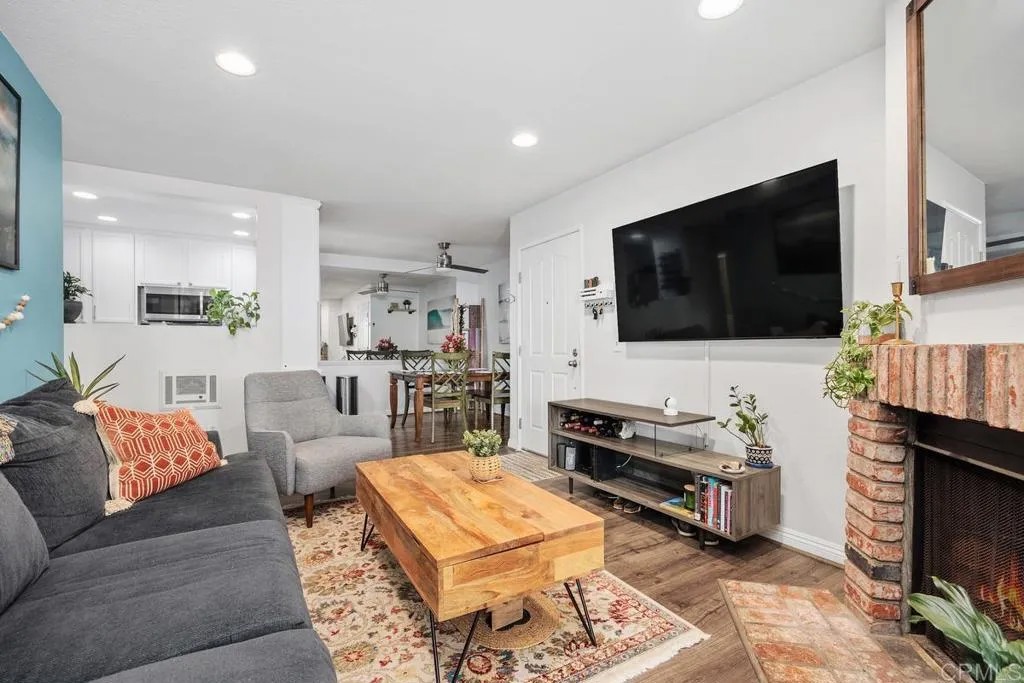 1780 S El Camino Real 103