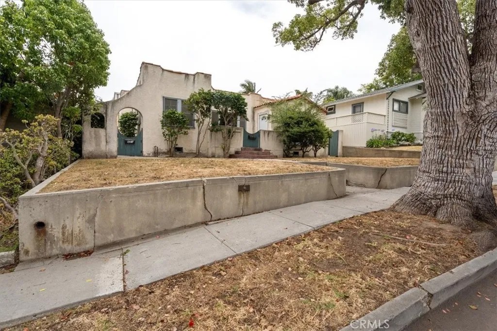 422 W Palm Avenue
