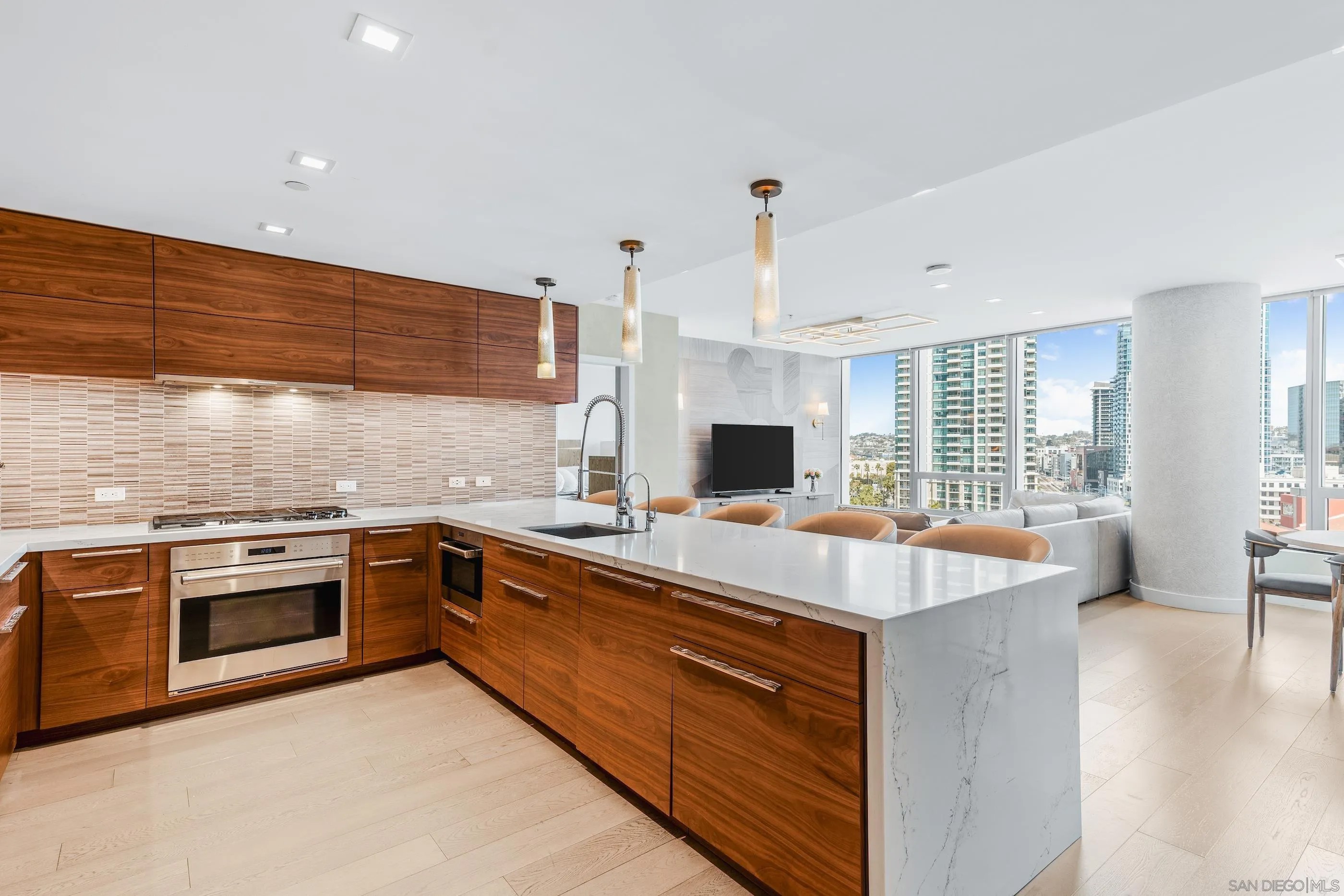 888 W E Street 1106