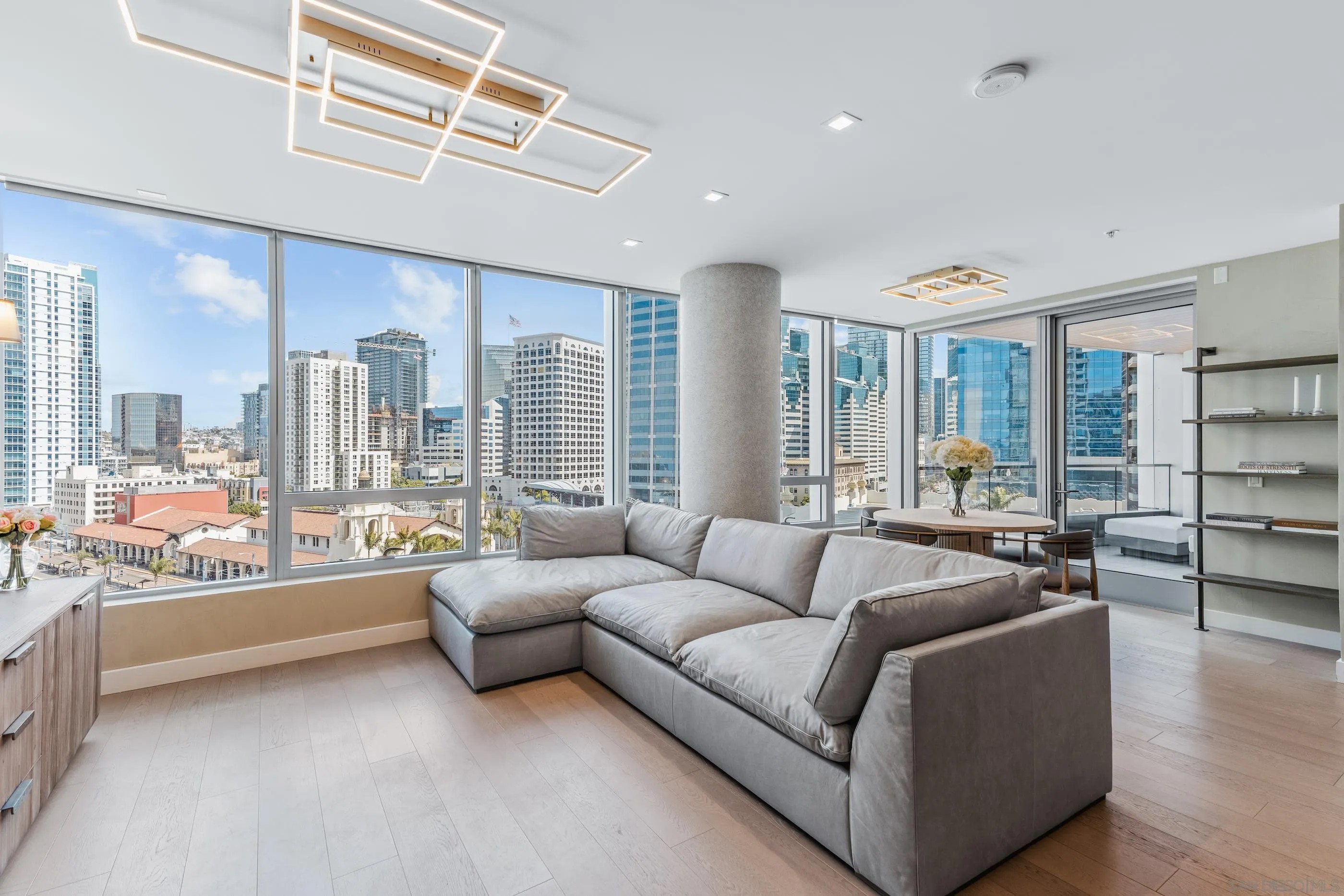 888 W E Street 1106