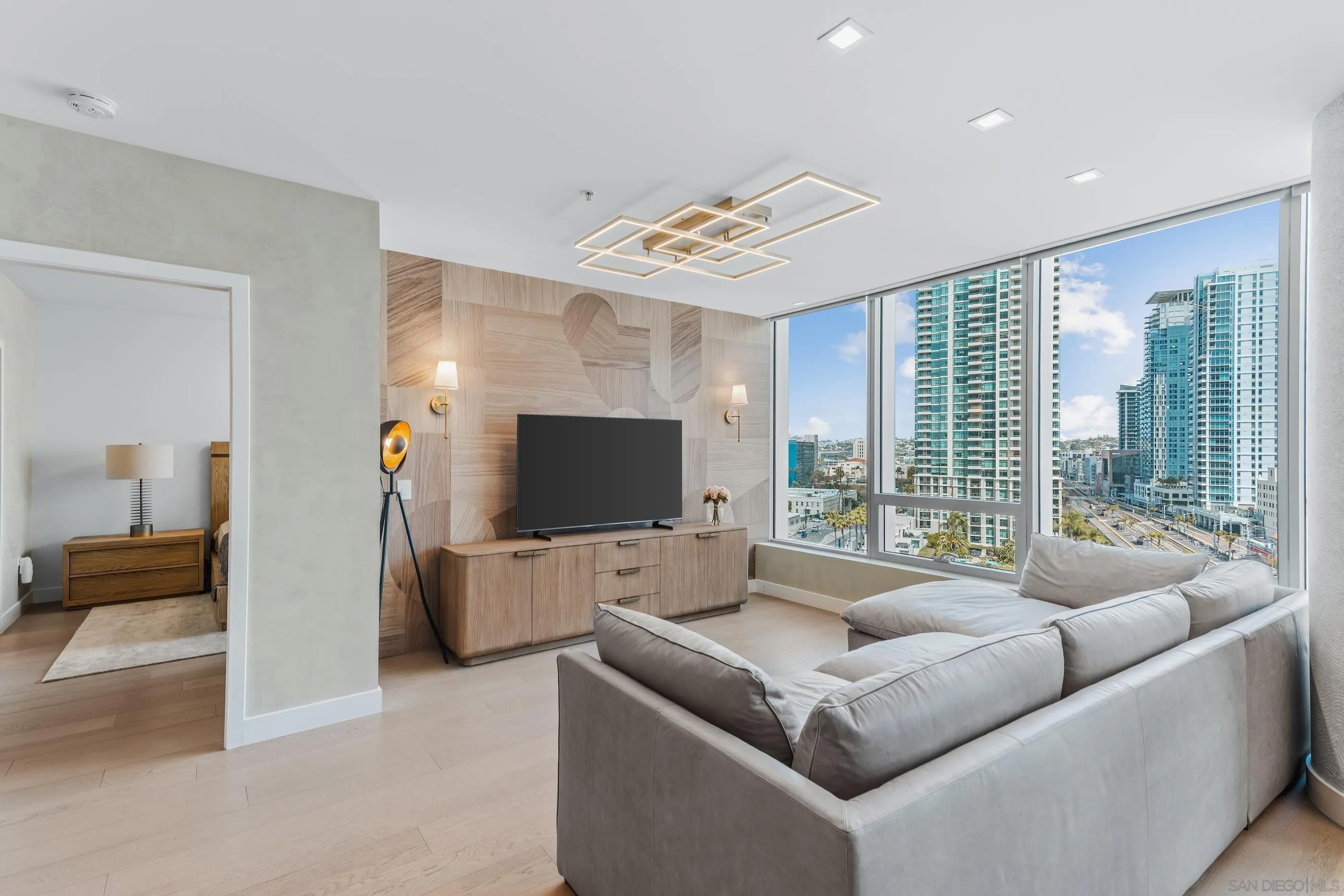 888 W E Street 1106