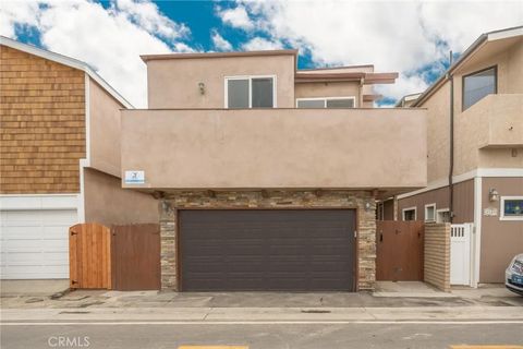 Tiny photo for 4103 Seashore Dr, Newport Beach, CA 92663 (MLS # OC25252893)