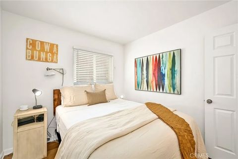 Tiny photo for 4103 Seashore Dr, Newport Beach, CA 92663 (MLS # OC25252893)