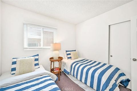 Tiny photo for 4103 Seashore Dr, Newport Beach, CA 92663 (MLS # OC25252893)