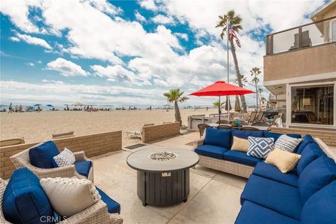 Tiny photo for 4103 Seashore Dr, Newport Beach, CA 92663 (MLS # OC25252893)