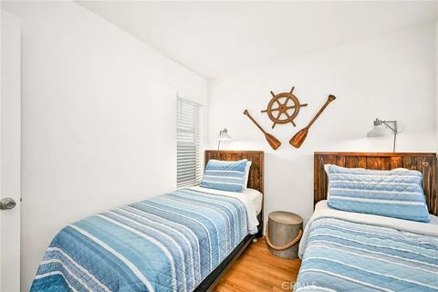 Tiny photo for 4103 Seashore Dr, Newport Beach, CA 92663 (MLS # OC25252893)