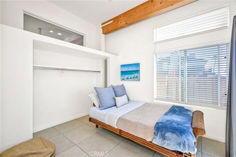 Tiny photo for 4103 Seashore Dr, Newport Beach, CA 92663 (MLS # OC25252893)