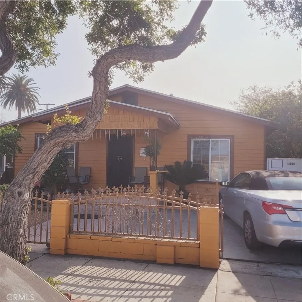 Photo of 1438 E 9th Street, Long Beach, CA 90813 (MLS # RS25275875)