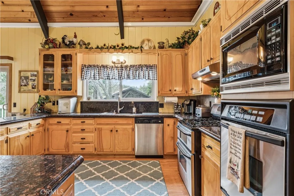 200 Birchwood