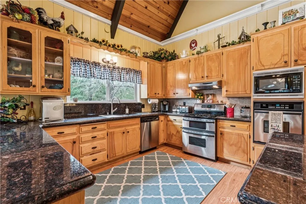 200 Birchwood