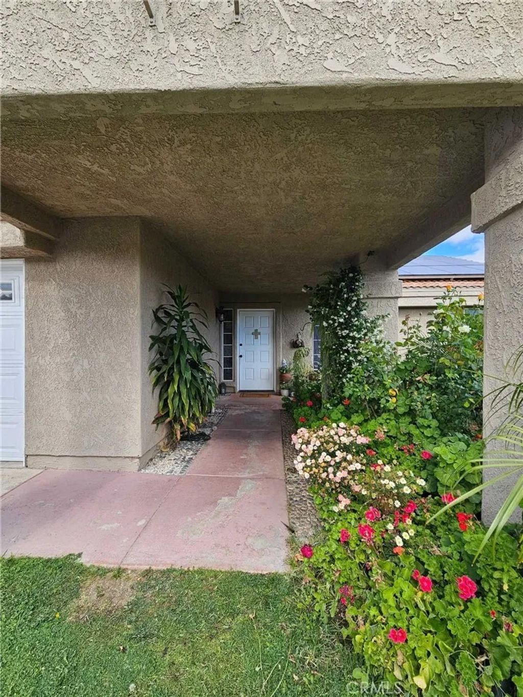 Photo of 10950 Shady Glade RD, Moreno Valley, CA 92557 (MLS # DW26116064)