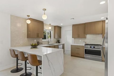 Photo of 1111 S San Joaquin Dr, Palm Springs, CA 92264 (MLS # NDP2511439)