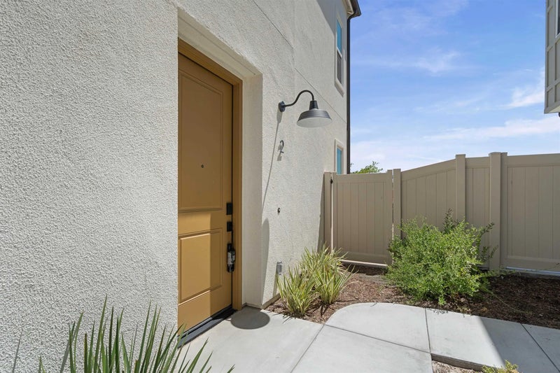 845 Hana Ave 2