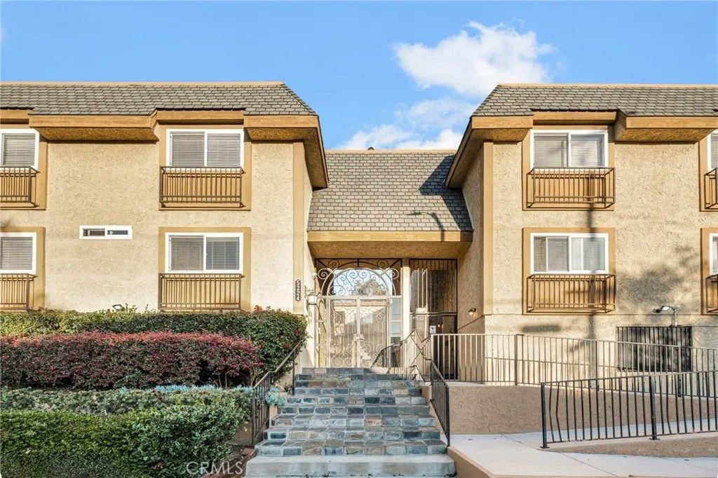 Photo of 5224 Denny Avenue #209, North Hollywood, CA 91601 (MLS # SR25263799)