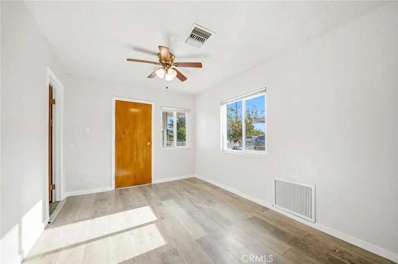 219 E Brighton