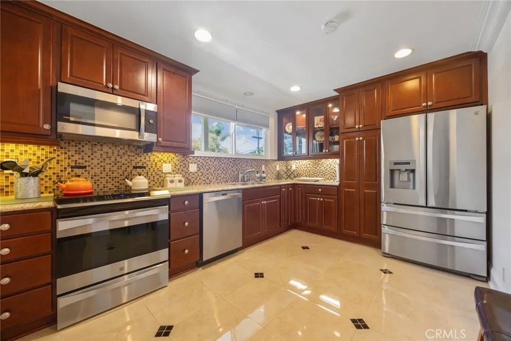 Photo of 9330 Clifton Way, Beverly Hills, CA 90210 (MLS # OC26013006)