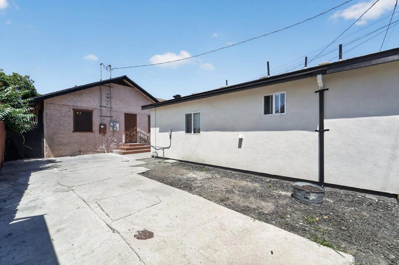 1442 W 69Th