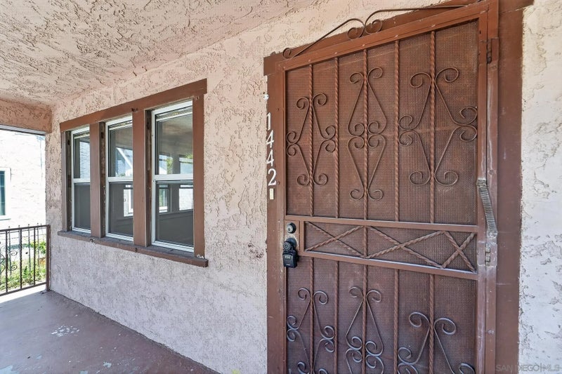 1442 W 69Th