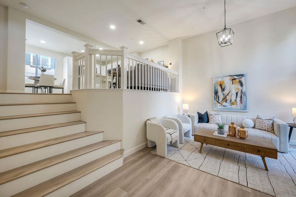 Photo of 10230 Wateridge Cir #184, San Diego, CA 92121 (MLS # 260001318)