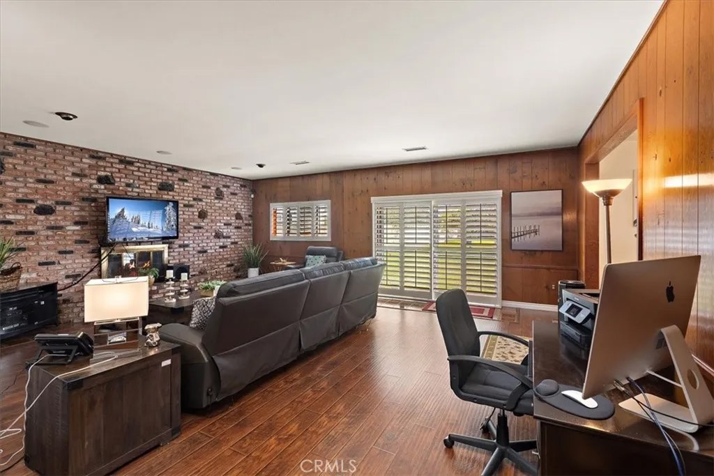 420 W Tichenor Street