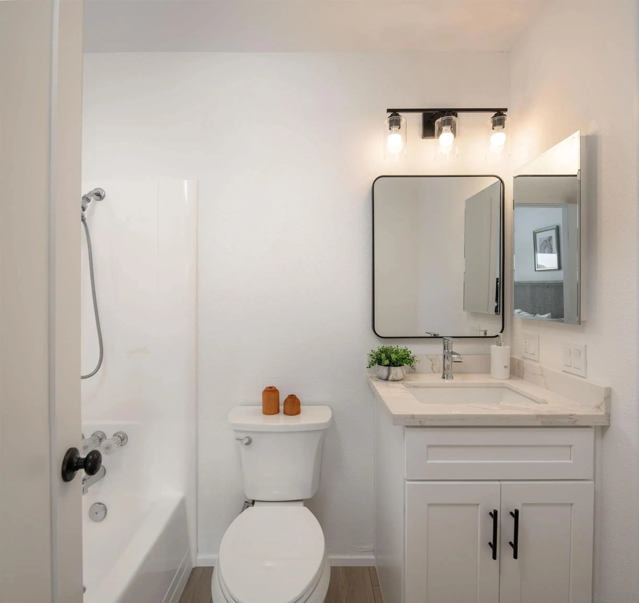 Encinitas, California 92024, United States, 3 Bedrooms Bedrooms, ,2 BathroomsBathrooms,Residential,Active,218538