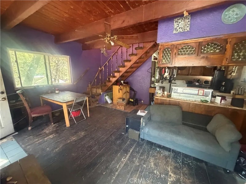 22052 Crest Forest