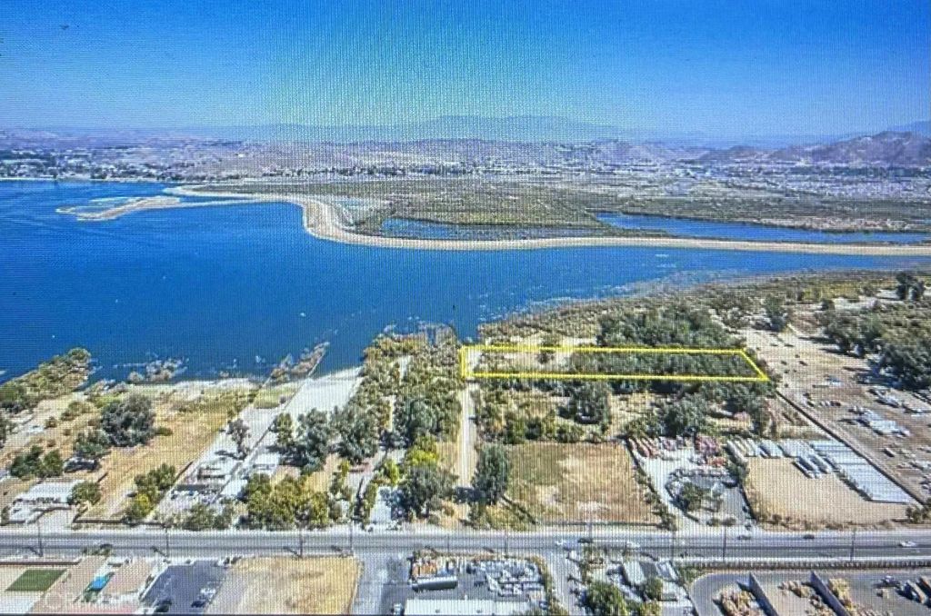 Photo of 1007 W Sumner Ave, Lake Elsinore, CA 92530 (MLS # 250043372)