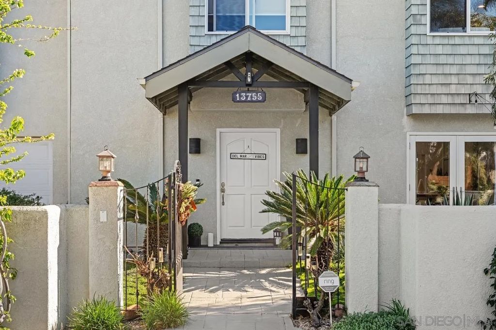 Photo of 13755 Mira Montana DR, Del Mar, CA 92014 (MLS # 260010707)