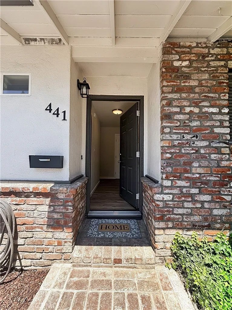 441 W 10th
