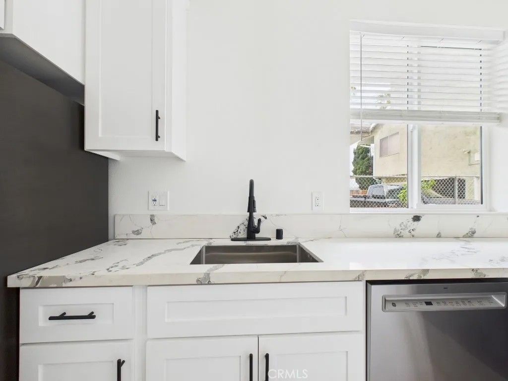 Photo of 625 Orizaba Avenue #5, Long Beach, CA 90814 (MLS # PW26020008)