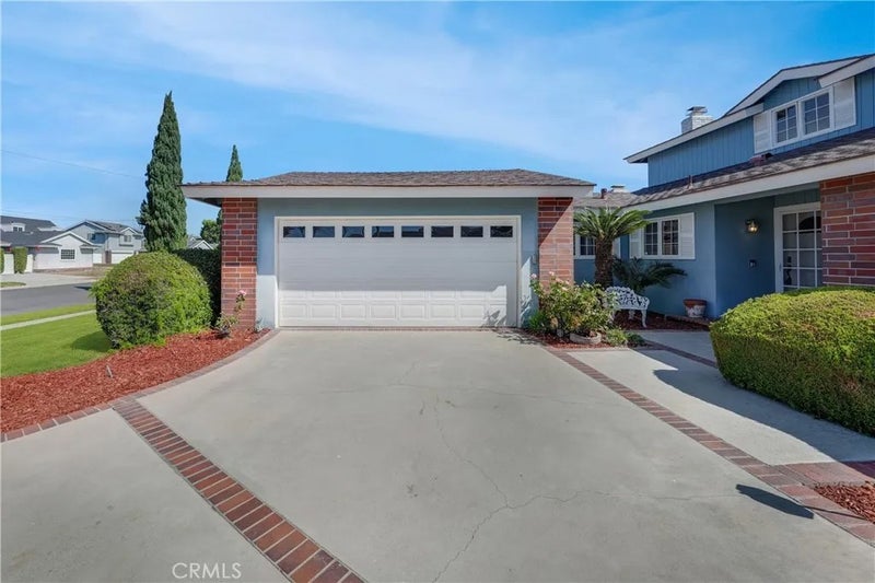 16596 Redwood Cr.