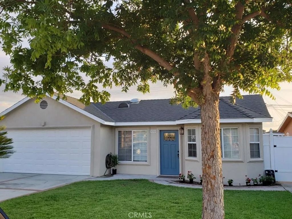 Photo of 8712 Fontana St, Downey, CA 90241 (MLS # DW25269439)