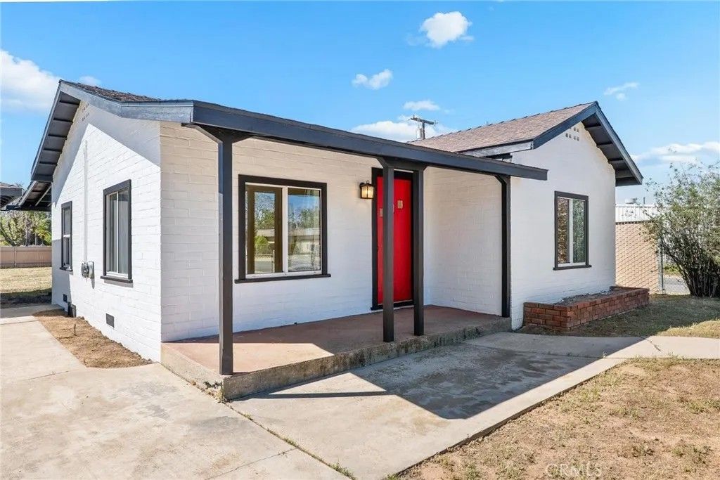 Photo of 395 W 4th St, Beaumont, CA 92223 (MLS # IG26074113)