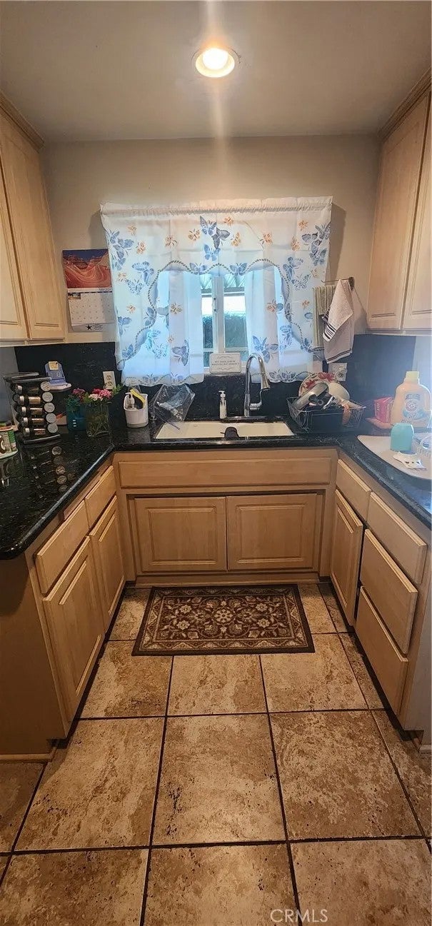 2243 Casitas