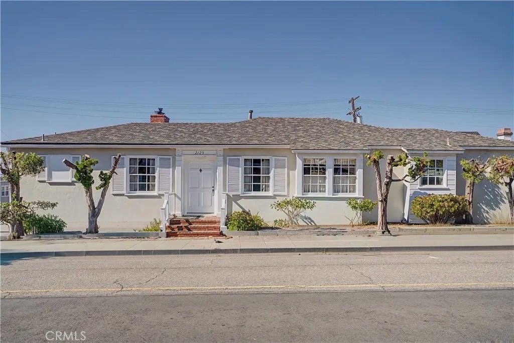 Photo of 2125 Manhattan Ave, Hermosa Beach, CA 90254 (MLS # SB26054280)