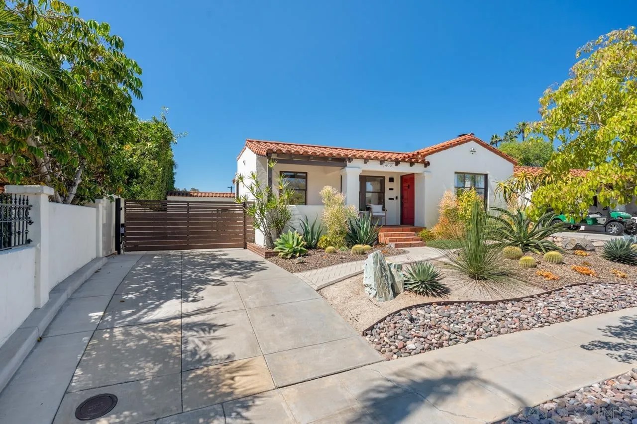 4021 S Hempstead Cir