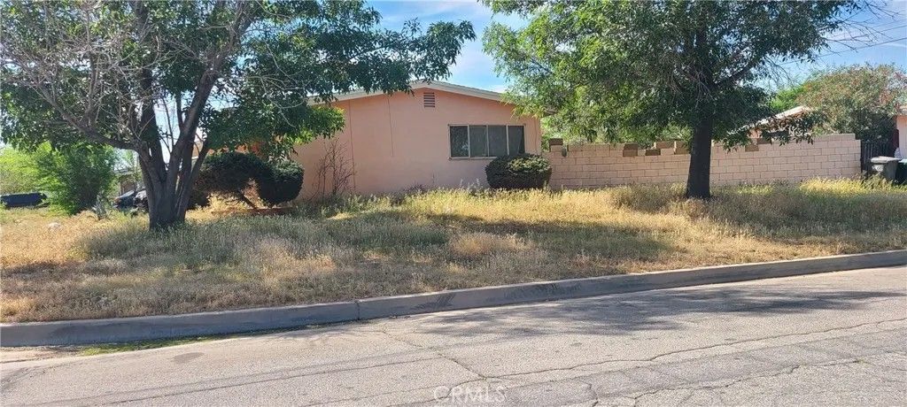 Photo of 2051 Sweetbrier, Palmdale, CA 93550 (MLS # SR26079620)