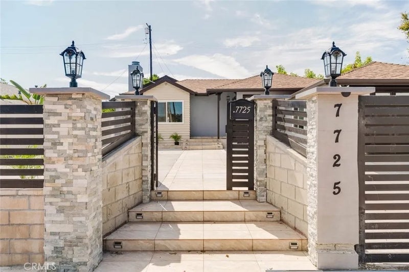 7725 Loma Verde Avenue