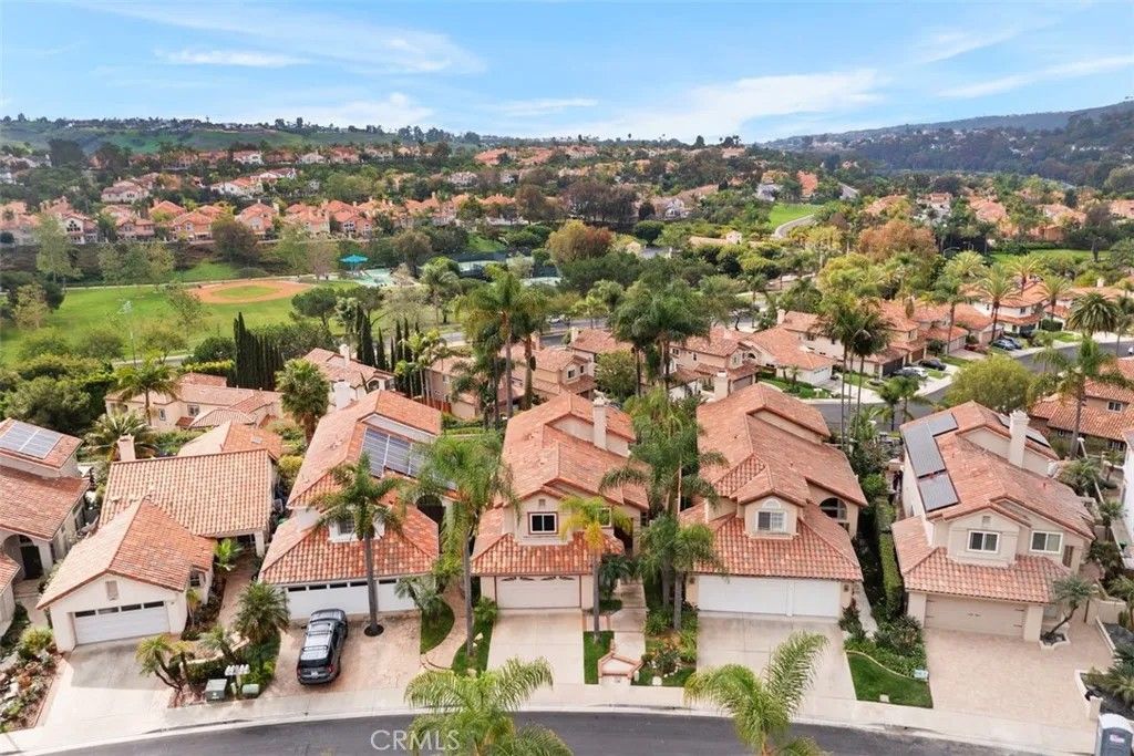 Photo of 10 Narbonne, Laguna Niguel, CA 92677 (MLS # OC26049135)