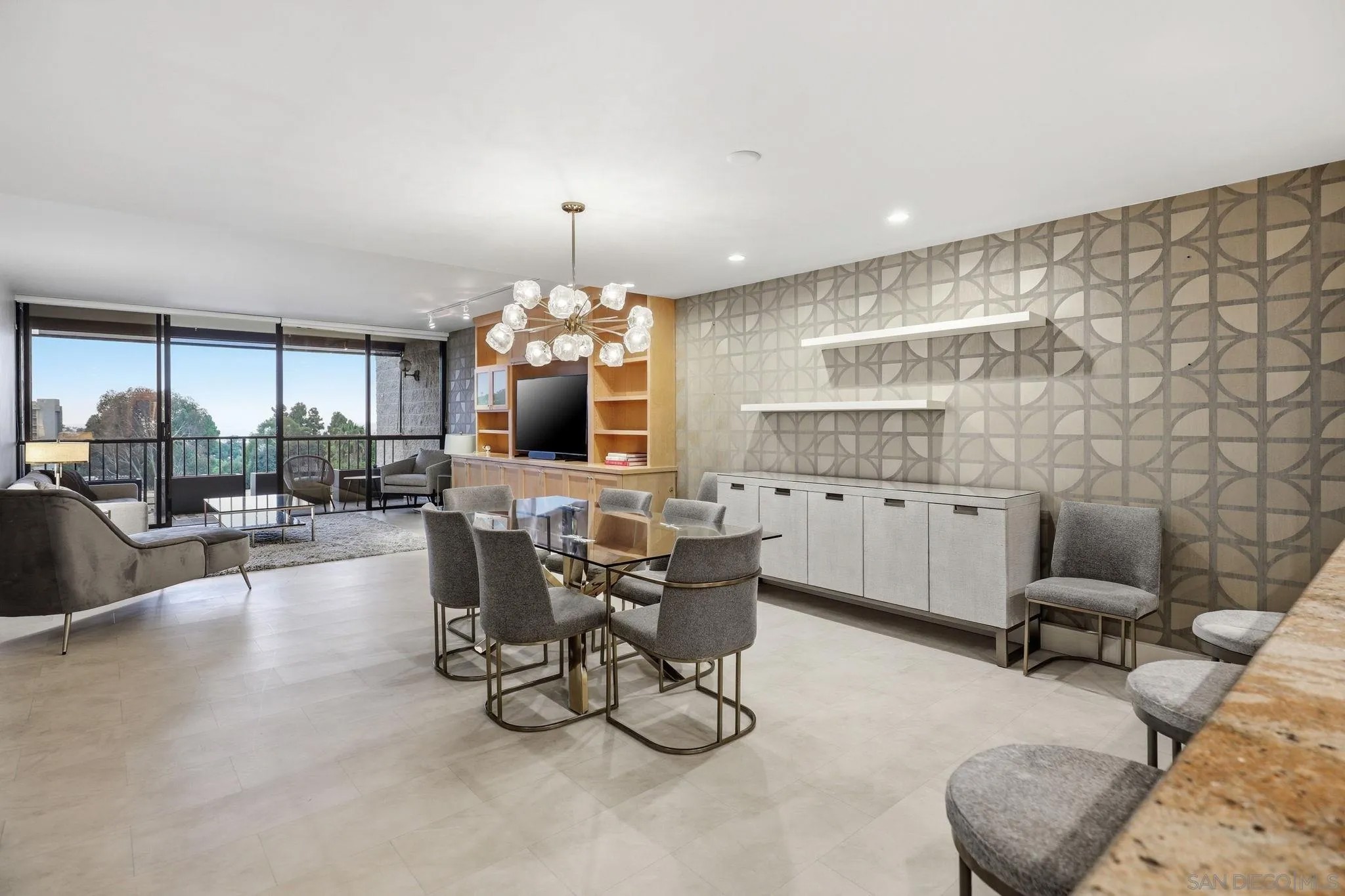 2500 Torrey Pines Rd 403