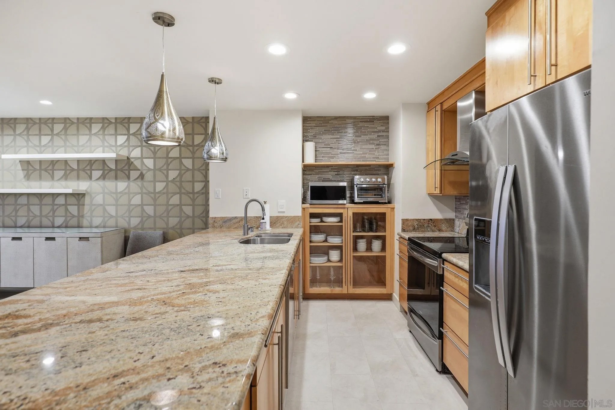 2500 Torrey Pines Rd 403