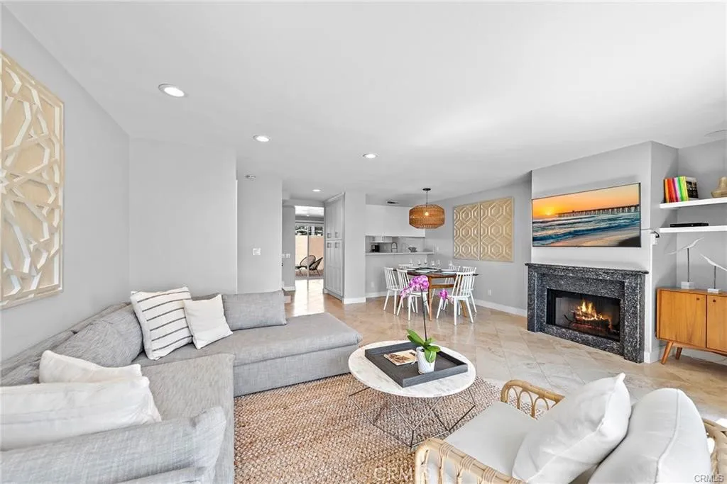 2140 Orinda Drive B