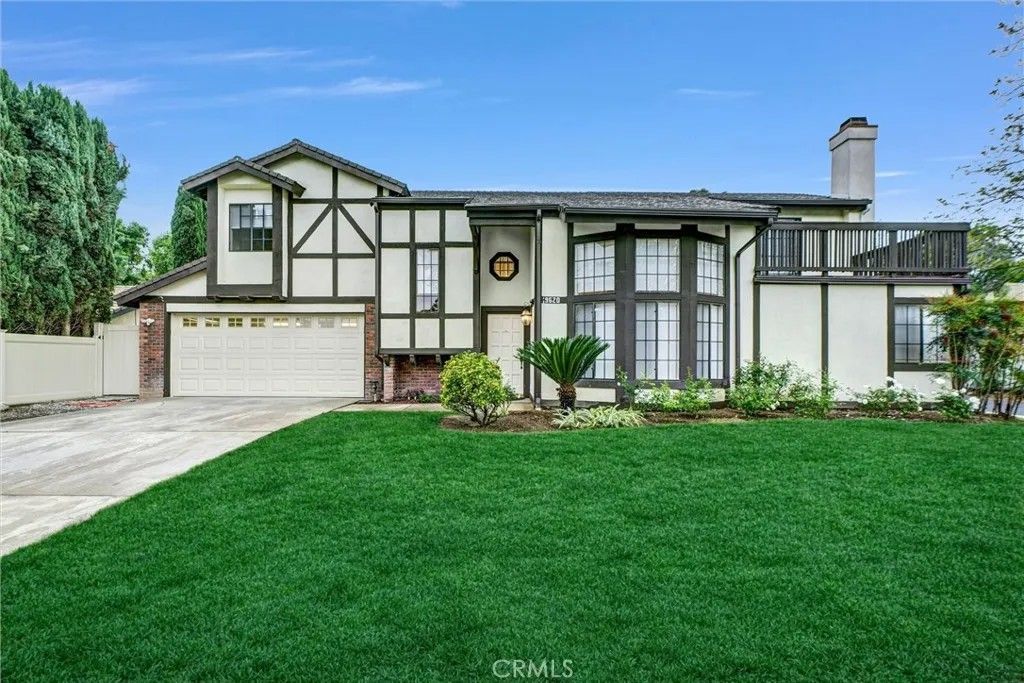 Photo of 19620 Leadwell Street, Reseda, CA 91335 (MLS # SR26071564)