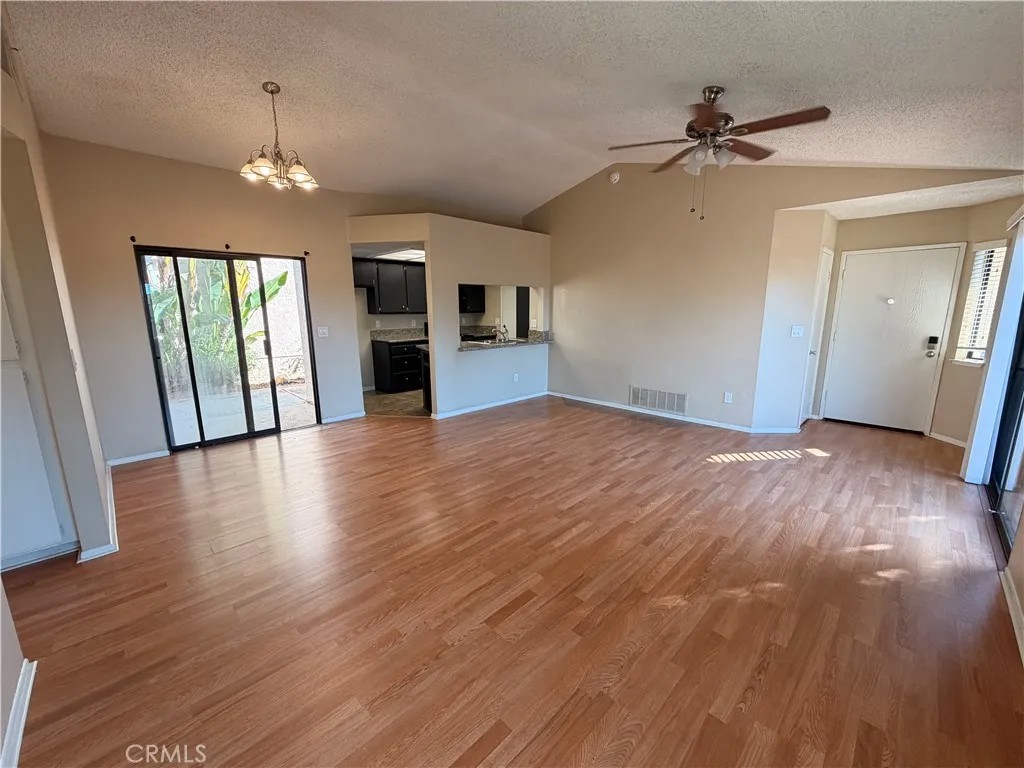 27800 Hillpointe