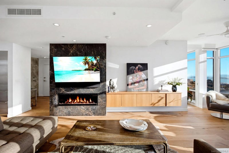 475 Redwood St 906