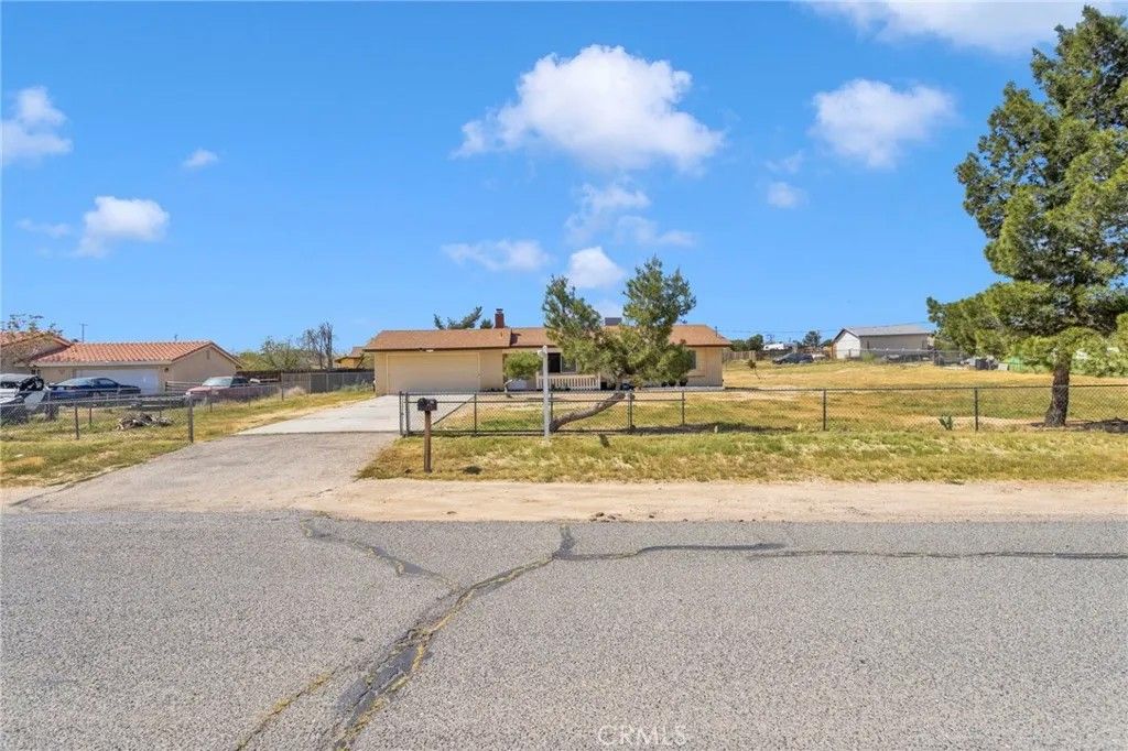 Photo of 15870 Cazadero Rd, Victorville, CA 92394 (MLS # IV26065204)