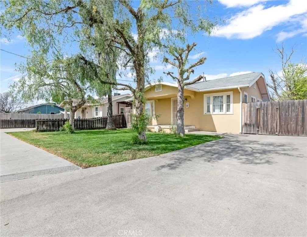 414 W Cameron