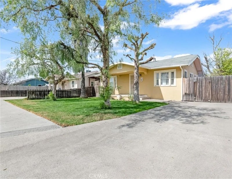 414 W Cameron