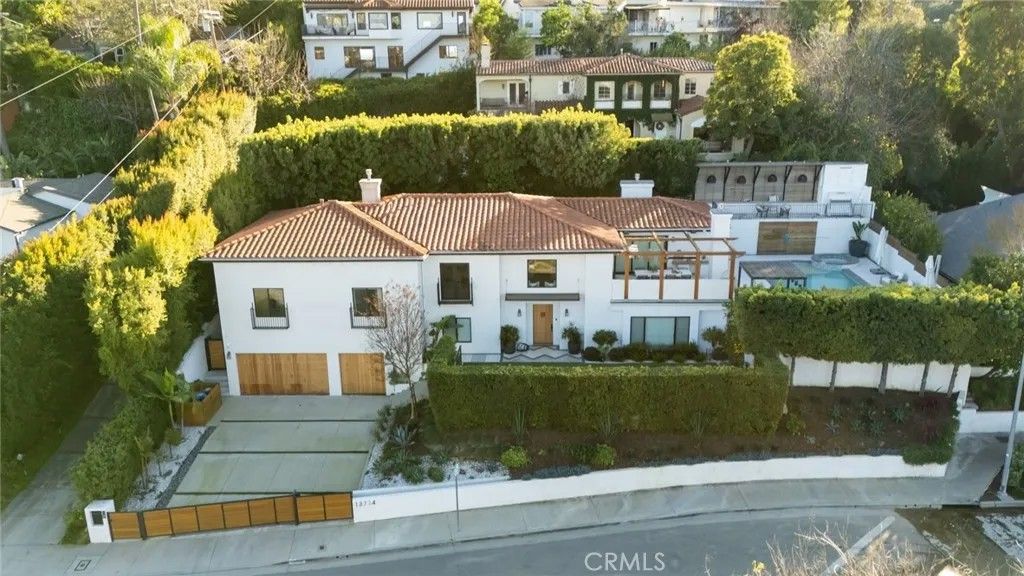 Photo of 13714 Valley Vista, Sherman Oaks, CA 91423 (MLS # SR26001099)